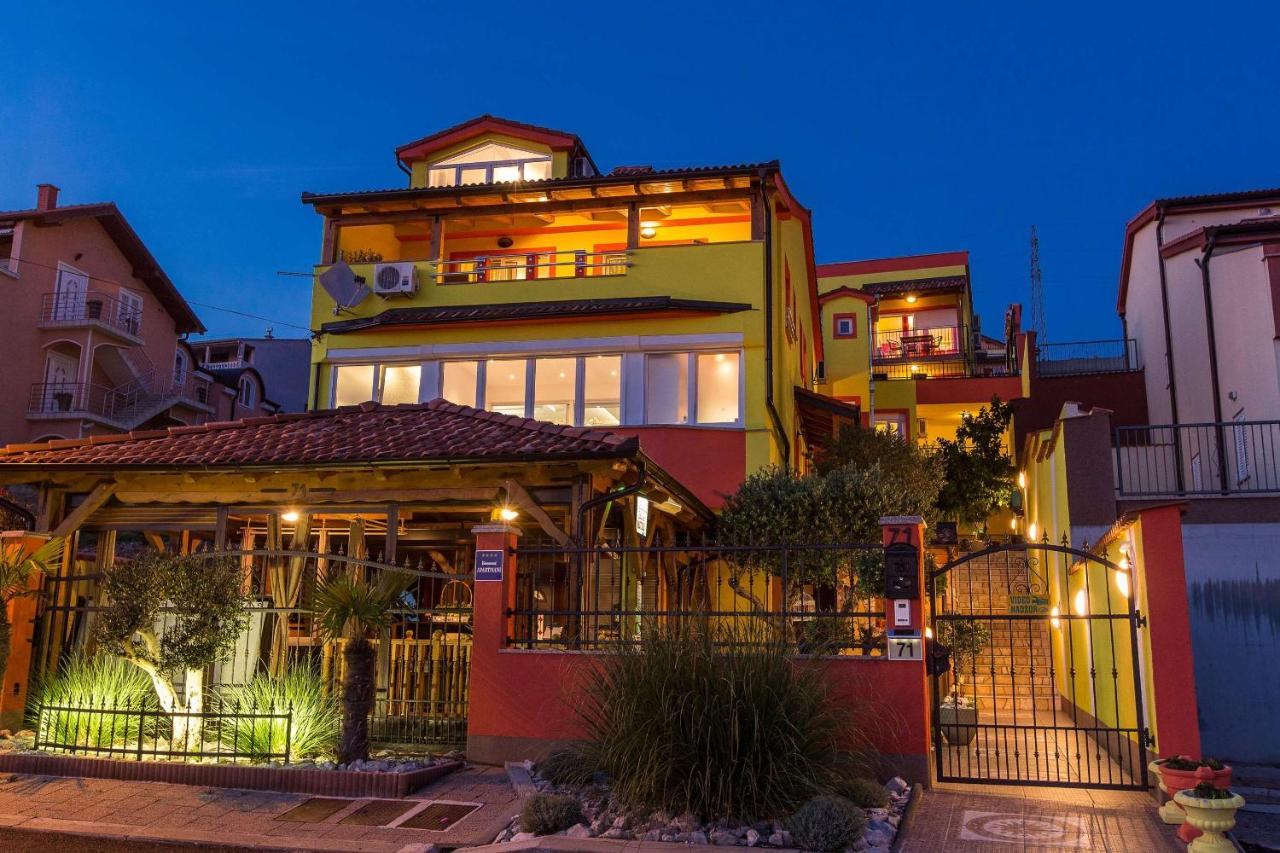 Apartments Ana Lorena Цриквеница Экстерьер фото